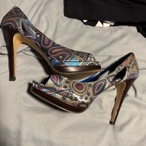 EUC Fergi tall heels